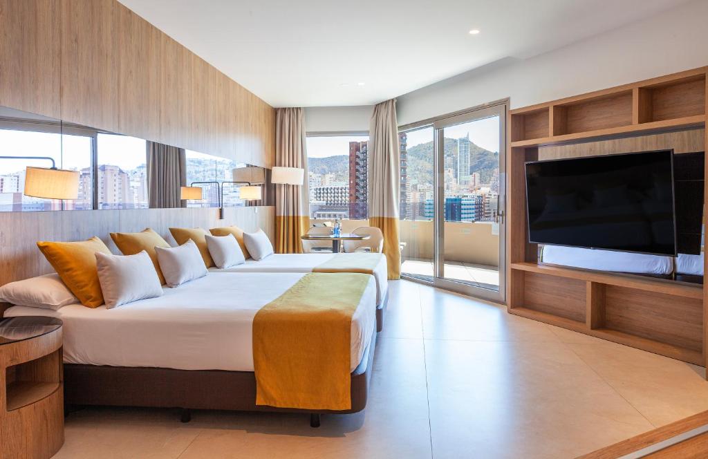 Hotel Gold Arcos 4 Sup - Modern Luxury Experience — Hotel rooms in Benidorm, Valencian Community