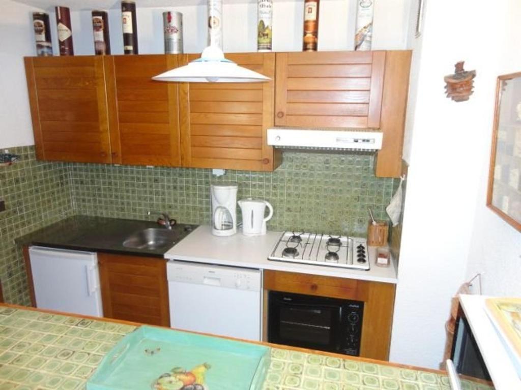 Appartement 2 pièces pour 6 personnes, cabine, parking, au cœur du village, proche des pistes - FR-1-572-166 - 2