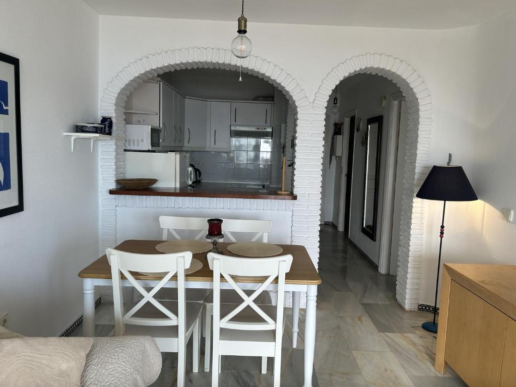 Playa Royal Beach apartment, Calahonda - 5