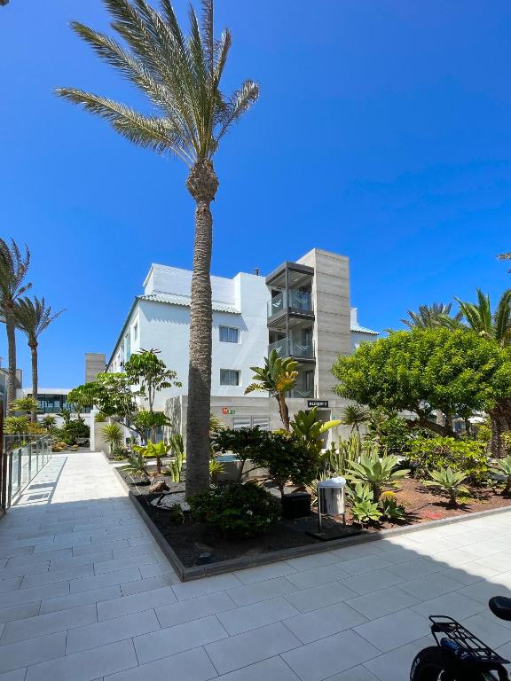 Poolside Paradise by Best Holidays Fuerteventura - 4