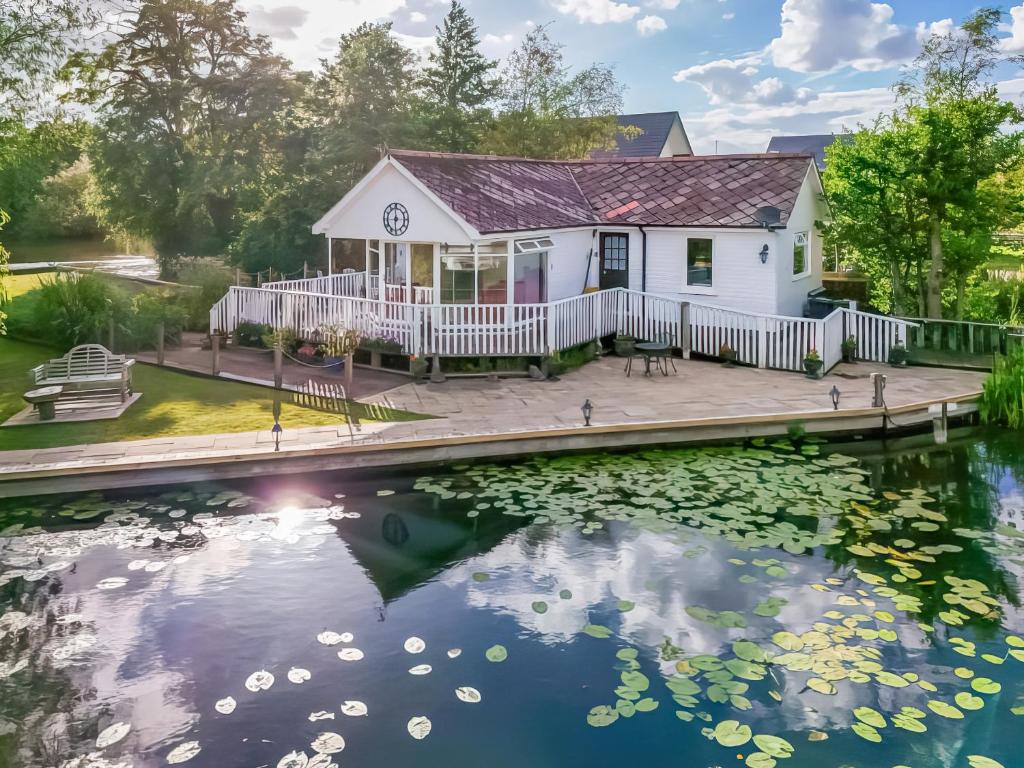 Noosa Sound, Horning