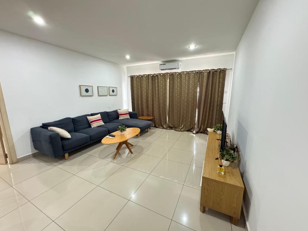 Leebo Spaces at The Gallery, Trofwi