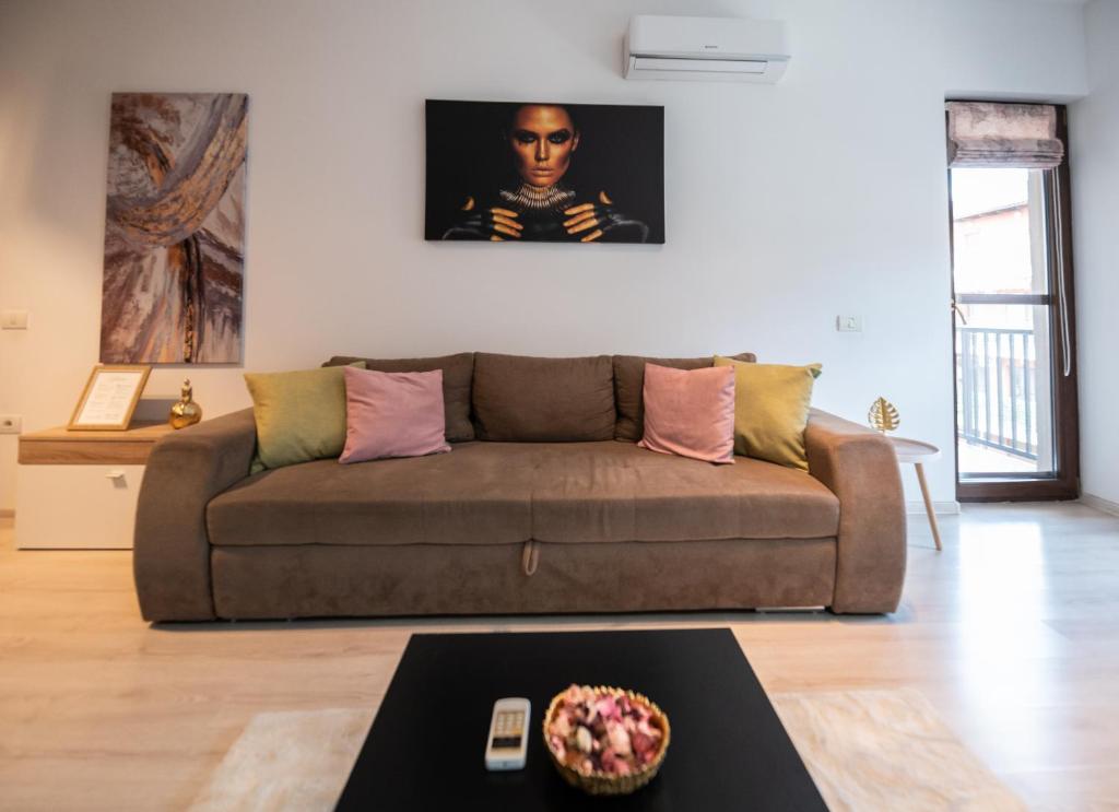 Moonlight Apartment, Temešvár