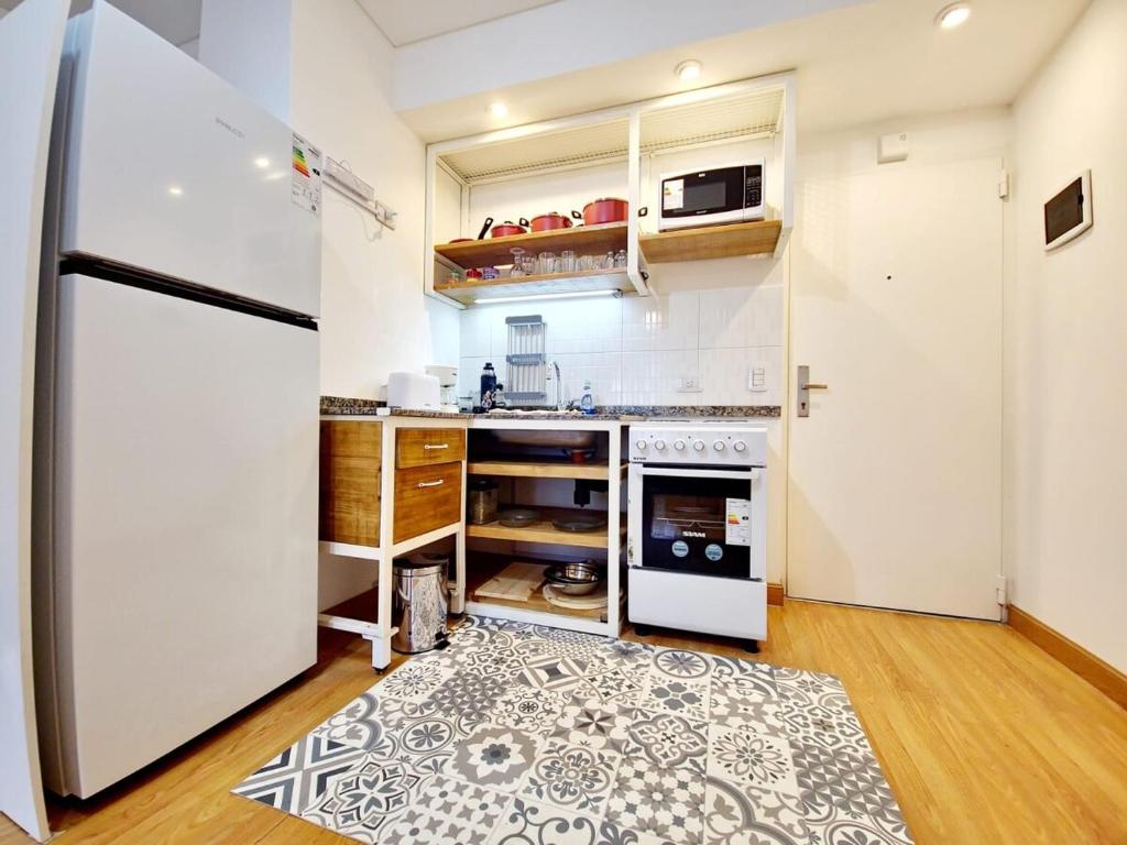 Acogedor apartamento con amplio balcón a mts subte - 3