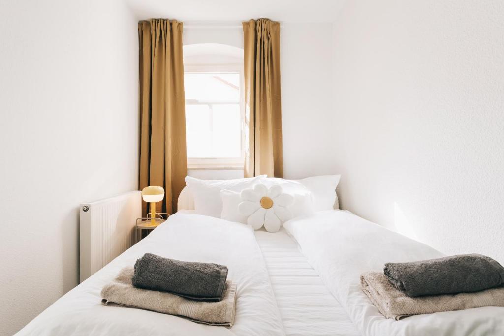 Creekside Colors - Playful Apartment, Löbau