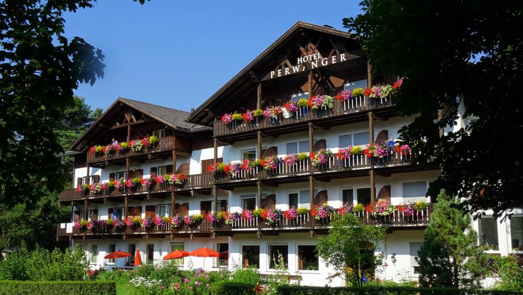 Hotel &amp; Appartements Perwanger — Hotel in Fie