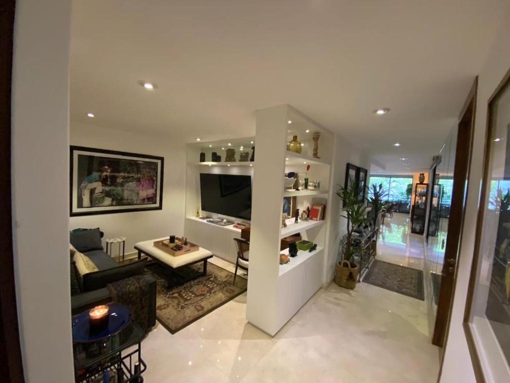 Art and Luxury Space in Petrarca, Polanco, Mexiko