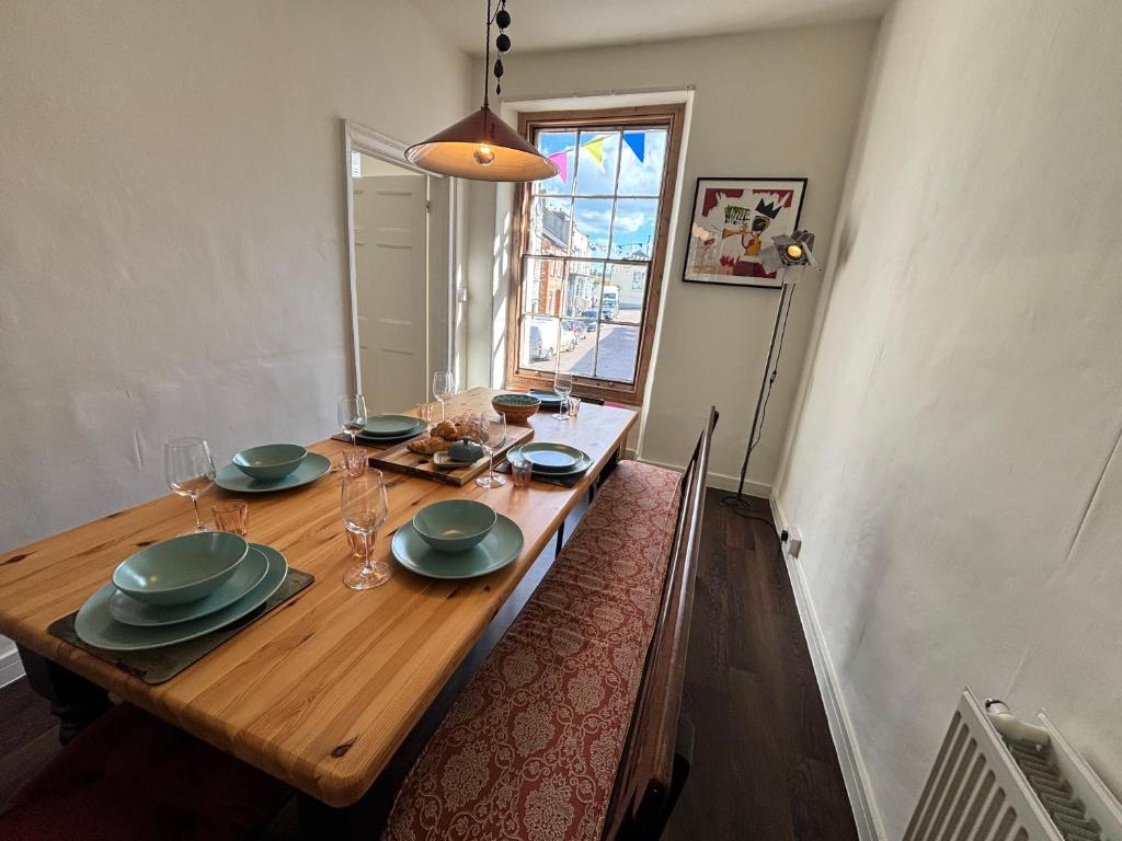 Fabulous Georgian home on 3 floors, Colyton