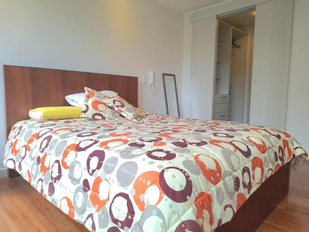 Luxury 3BR La Carolina w Experienced Tour Guides - 5