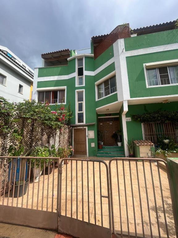 Marl'eaux, Santa Maria