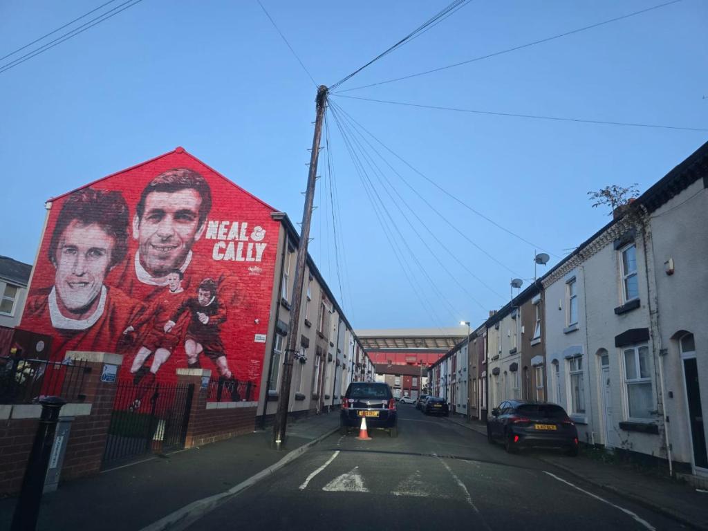 House 3 min from Anfield Stadium, Liverpool