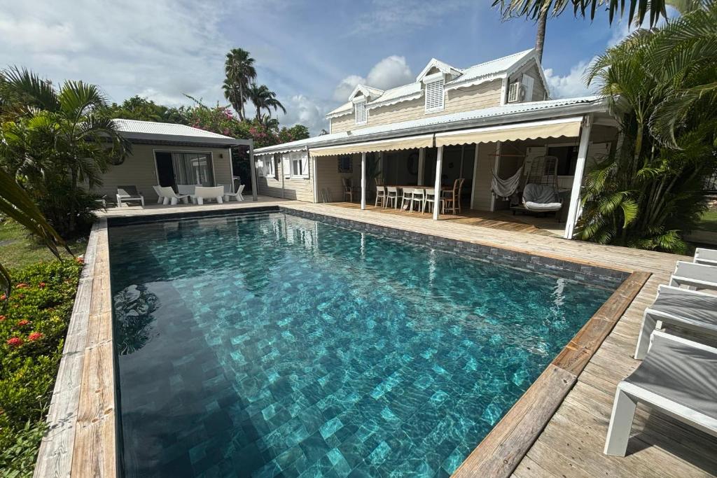 Désir des Îles, Châteaubrun