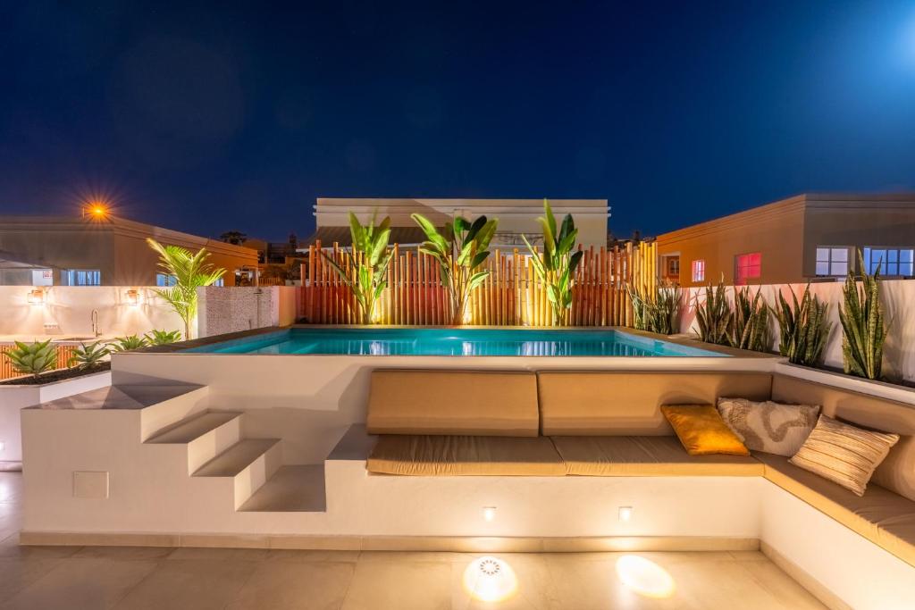 NEW Designer Villa Heated Pool & Sunset Rooftop Airconditioning, Palm-mar