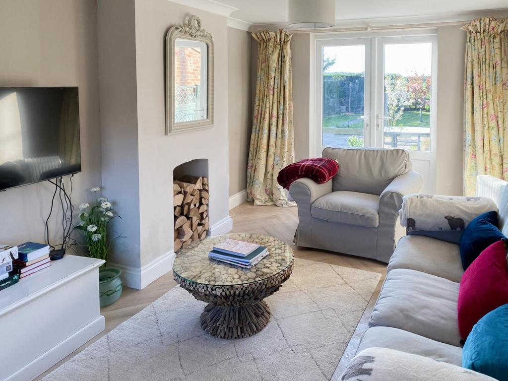 The Oyster Catcher, Docking