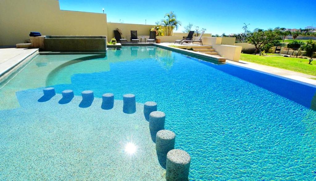 Spacious Pool Side Condo - SJD - 2