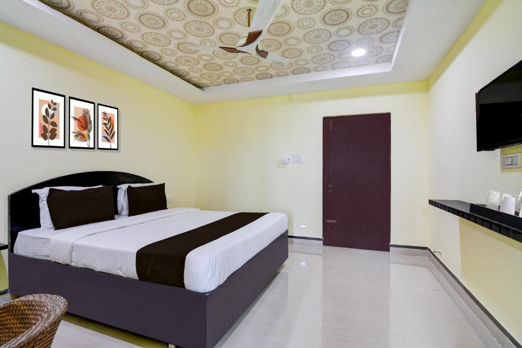 Super Collection O Rama Lakshmana Junction Srikakulam, Srīkākulam