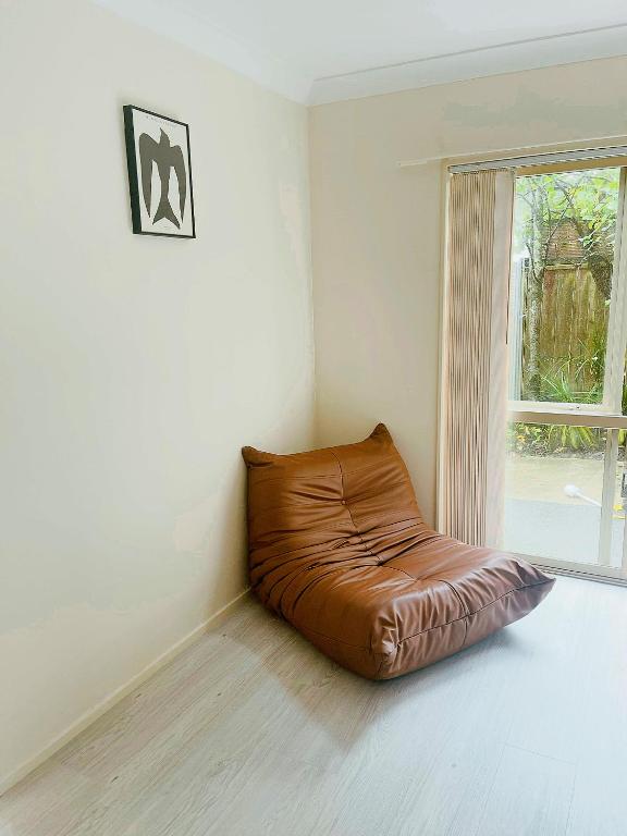 Parkside Pleasure Apartment with Bathroom& Dining, Окленд