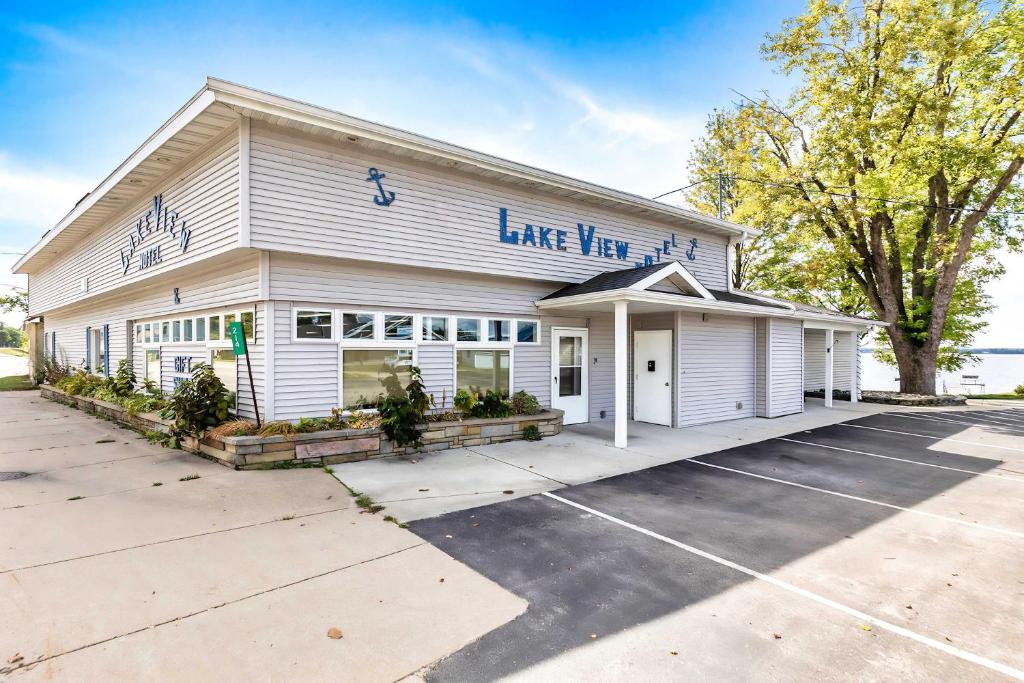 Double Bed suite in Heart of Lake City, Lake City