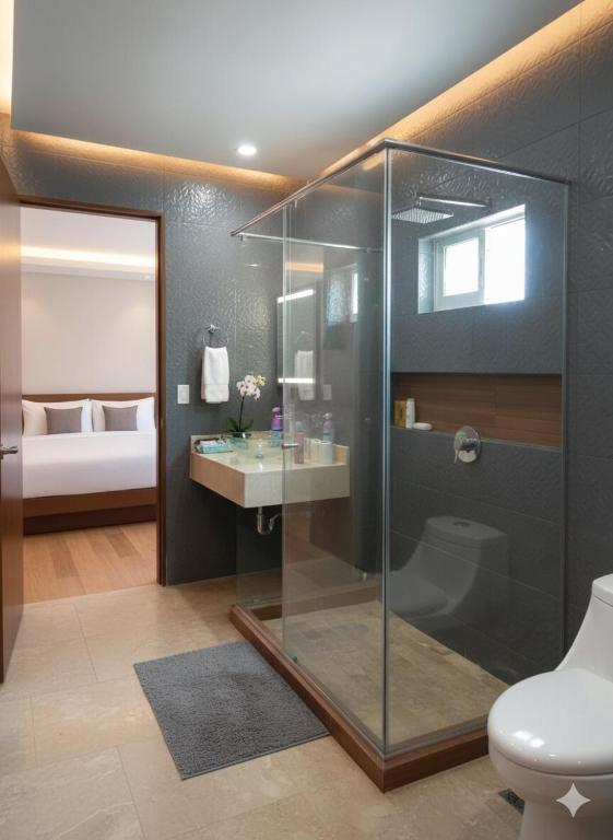Golden Zone Gem 3-Suite Apt with Parking - 3
