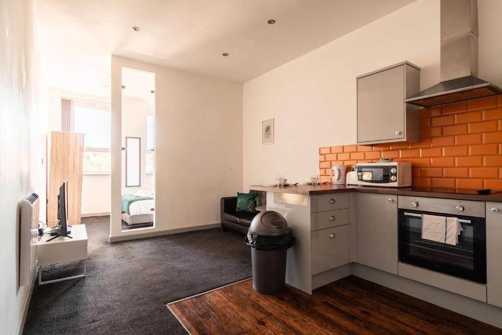Bright & Modern 1 Bed Apartment in Blackburn Centre, Blackburn