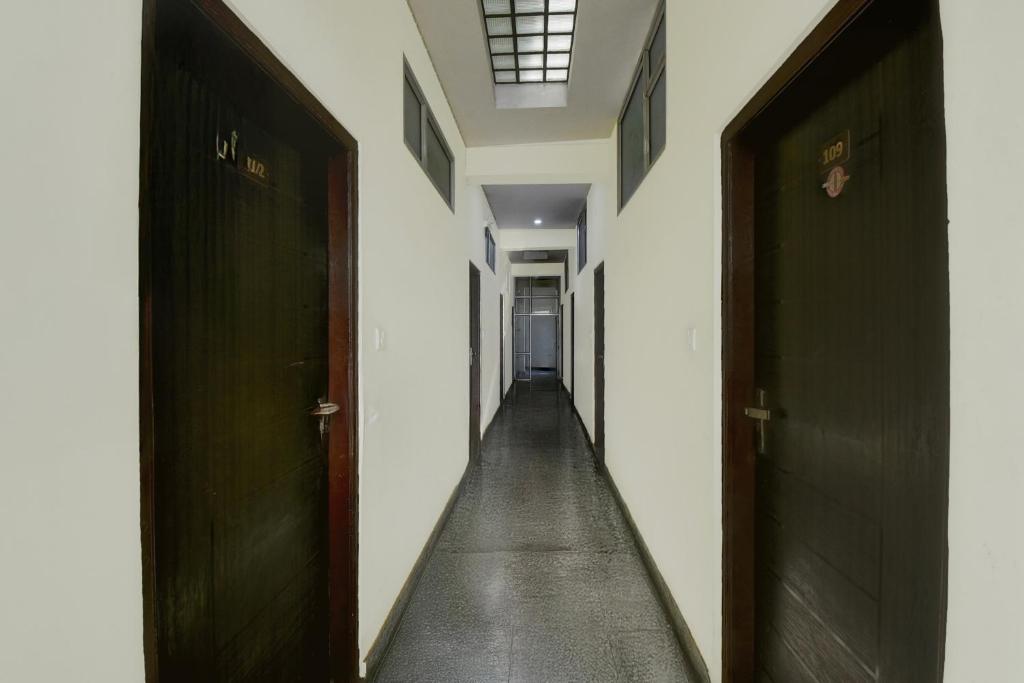 フロント・ロビー