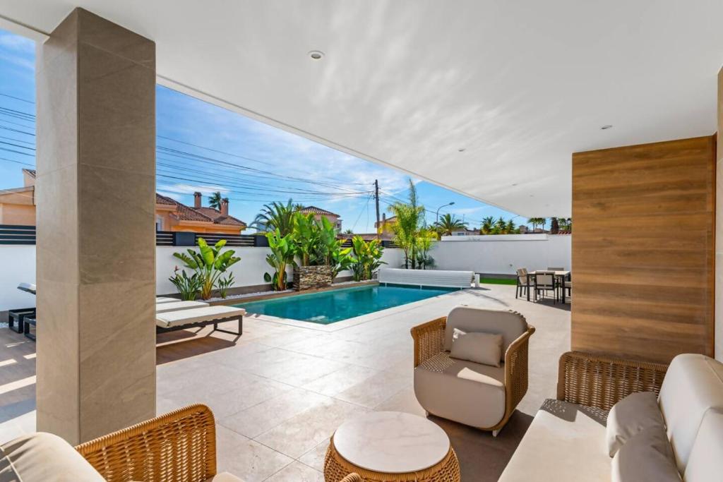 Magnificant luxury villa for 6 - 3
