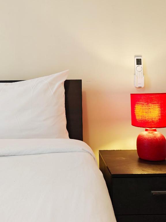 Corner view 3, Iż-Żlielaq