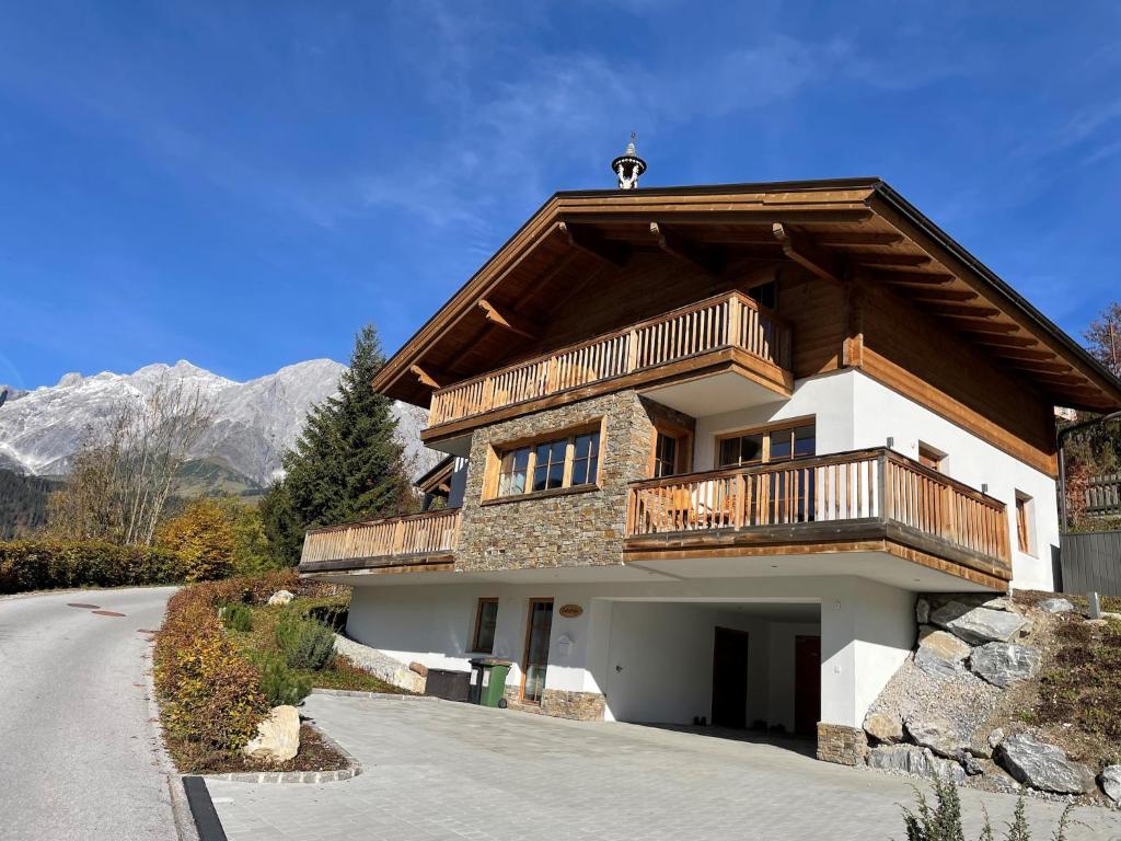Chalet in Mühlbach near Ski Slopes - 1