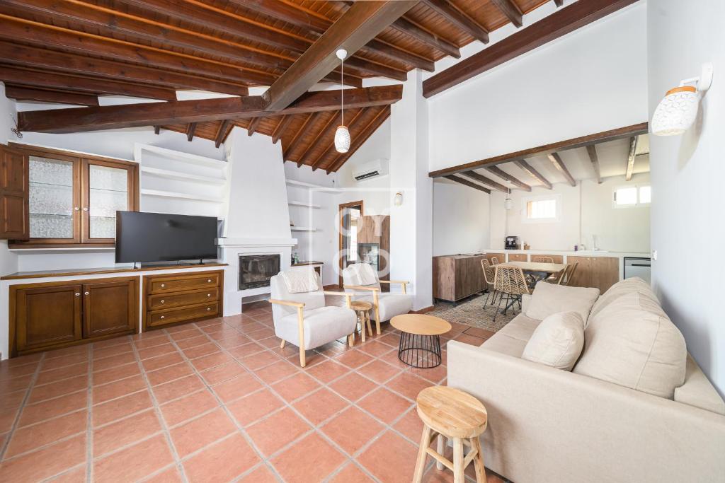 Luz del Faro, apartment in historic townhouse with sea view - by OYOOSTAYS - 3