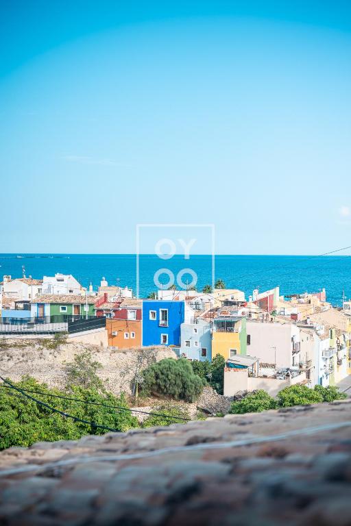 Luz del Faro, apartment in historic townhouse with sea view - by OYOOSTAYS - 1