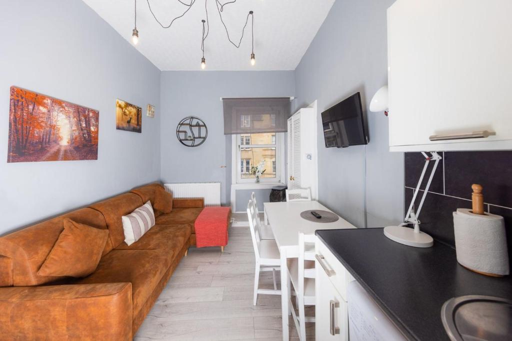 Cool Central Apartment 9, Edinburgh