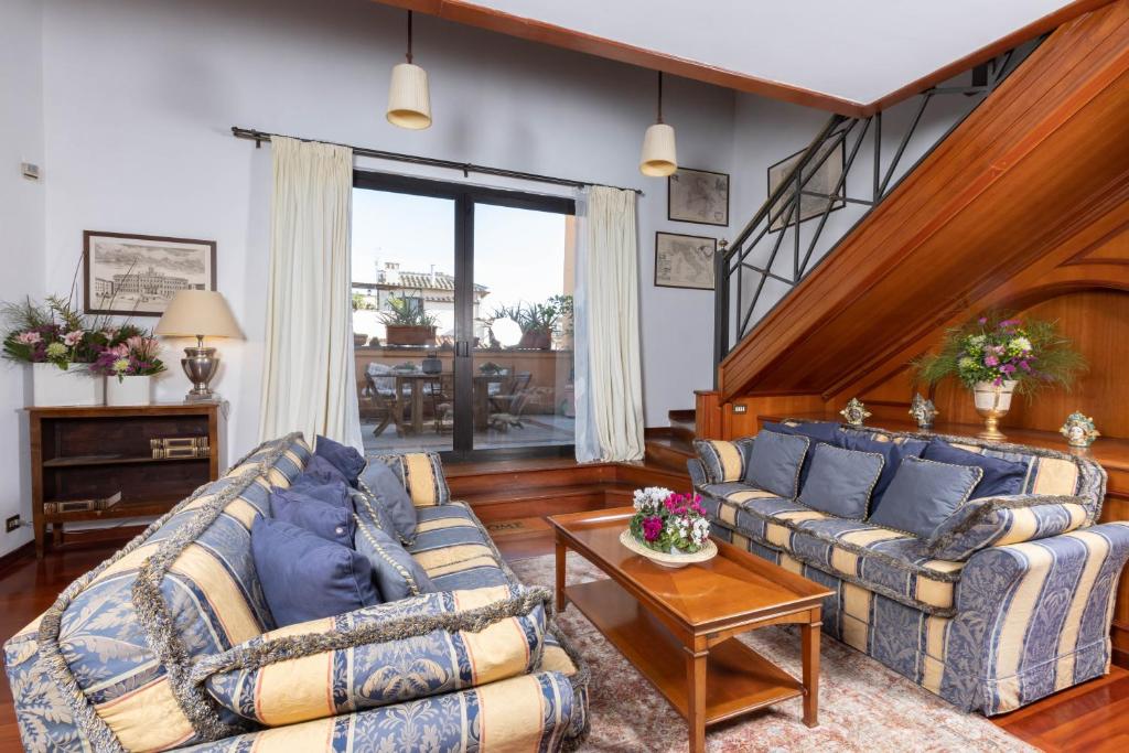 Pantheon Rondanini Luxury Penthouse - 3
