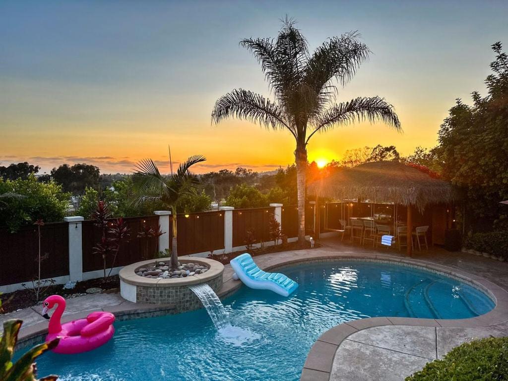 Stunning Bayview Oasis: Pool Spa Views Games, San Diego