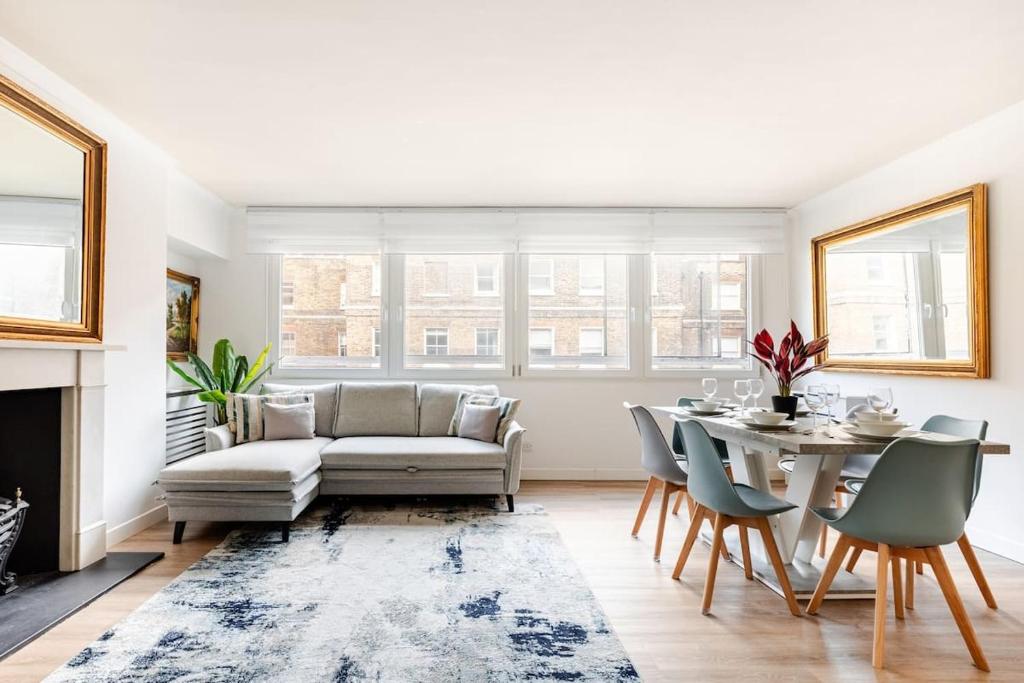 Oxford Circus Chic 2BR Apartment, Londýn