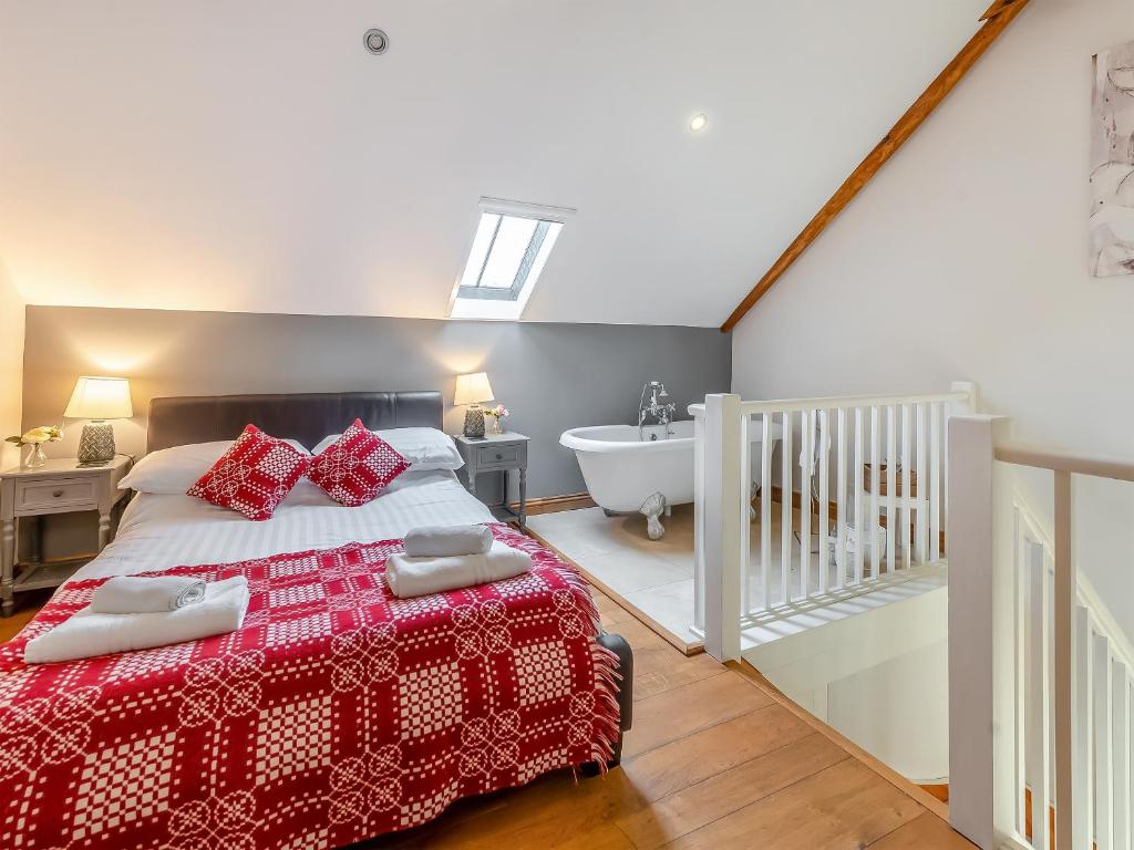 Adventurers Abode - Uk48387, Gwynfe