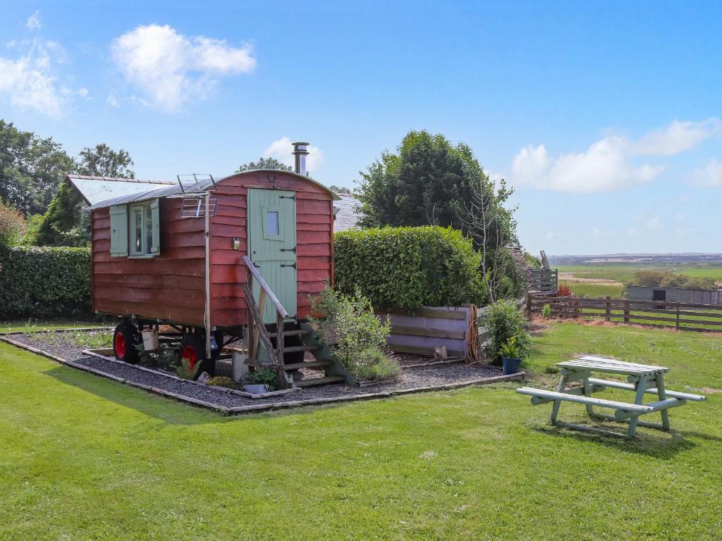 Glan Tywyn Shepherds Hut, Caeʼr-geiliog