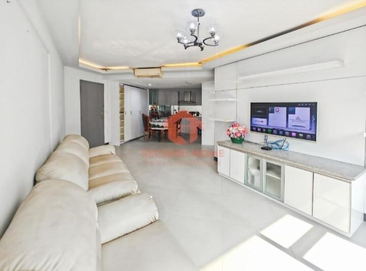 Newly Apt taman Rasuna 3BR tower 16 07 E, Jakarta