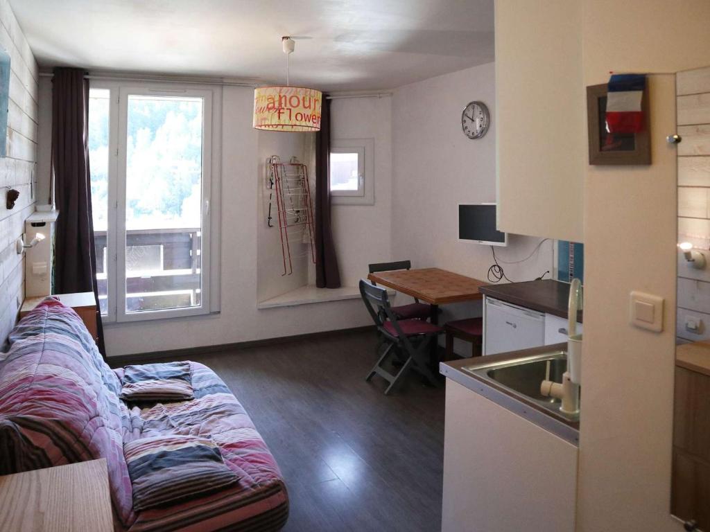 Studio rénové skis aux pieds, balcon, animaux admis - FR-1-322-28 - 1