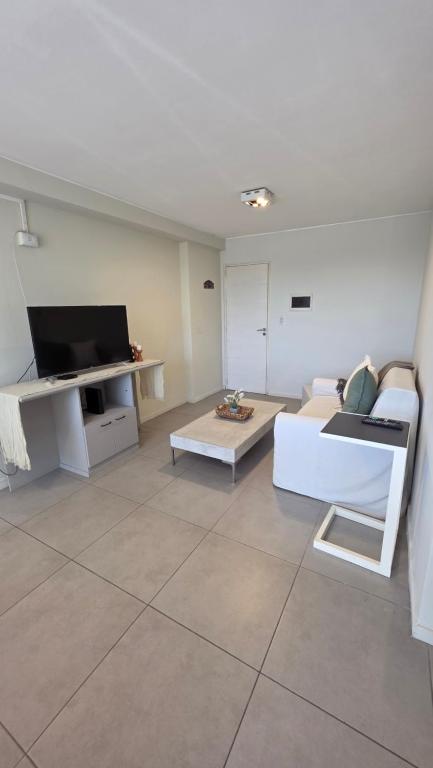 Departamento -Torre Duomo 2- para 4 personas , a 50mts de la Terminal de Ómnibus de lado del Barrio Nueva Cordoba, By Apartcba - 1