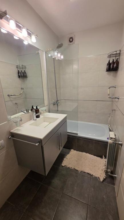 Departamento -Torre Duomo 2- para 4 personas , a 50mts de la Terminal de Ómnibus de lado del Barrio Nueva Cordoba, By Apartcba - 5