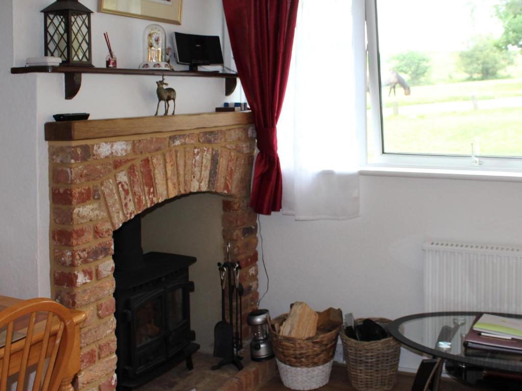 Brookside, Ellingham