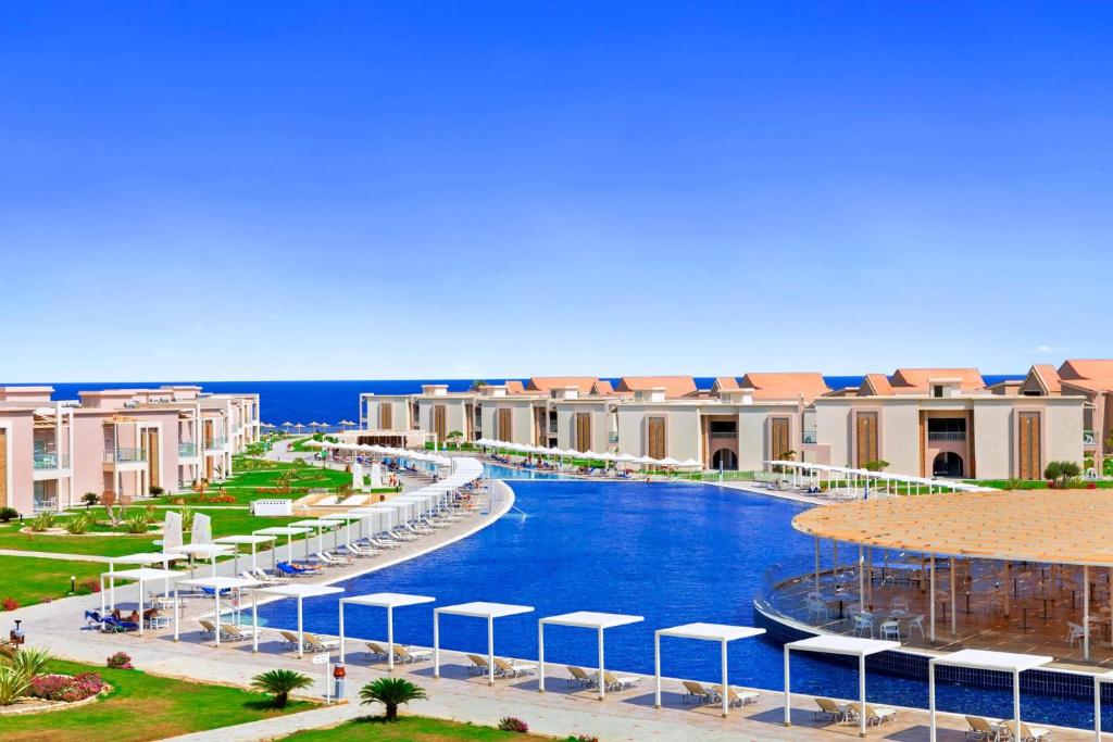 スイミングプール