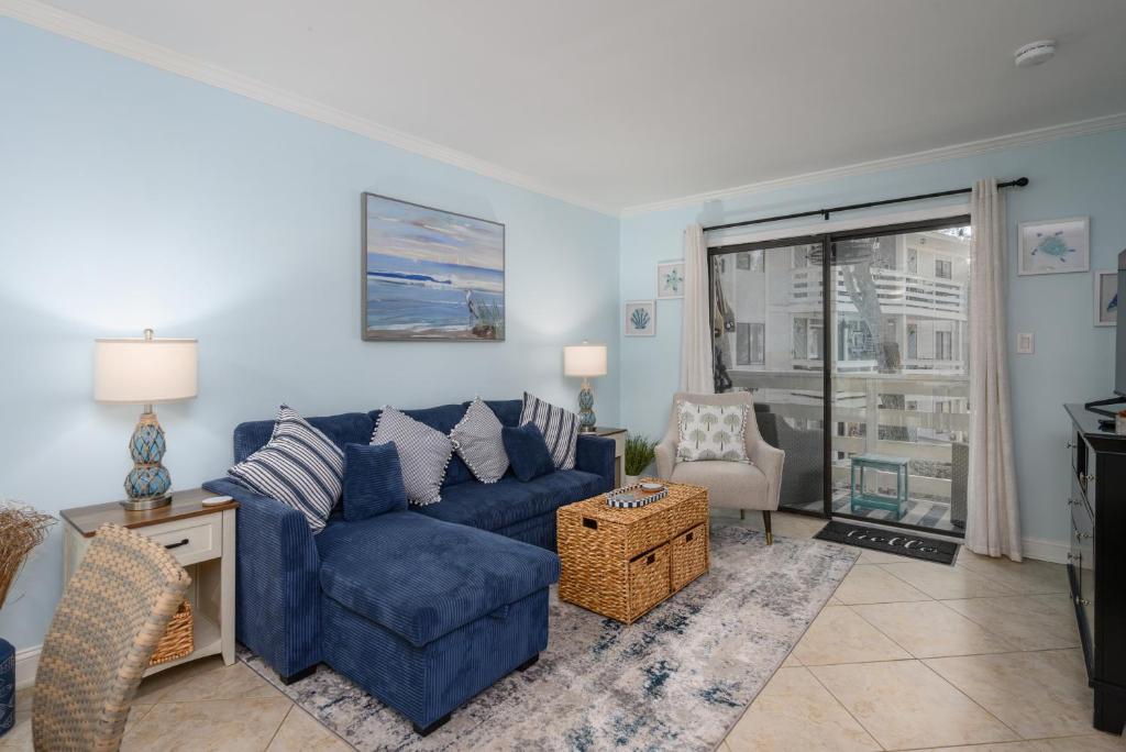 Fiddler's Cove 16-f Beach, Pools, & Hot Tub!, Hilton Head Island