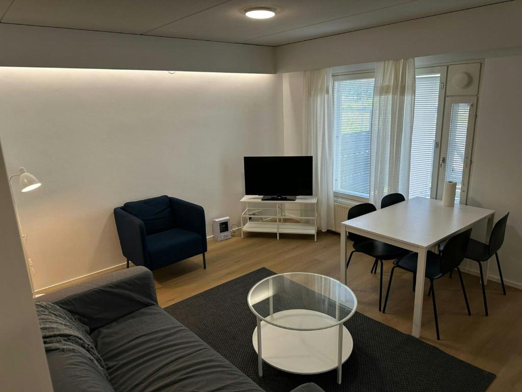 Central and Spacious Apartment for 4 with Sauna, Kokkola