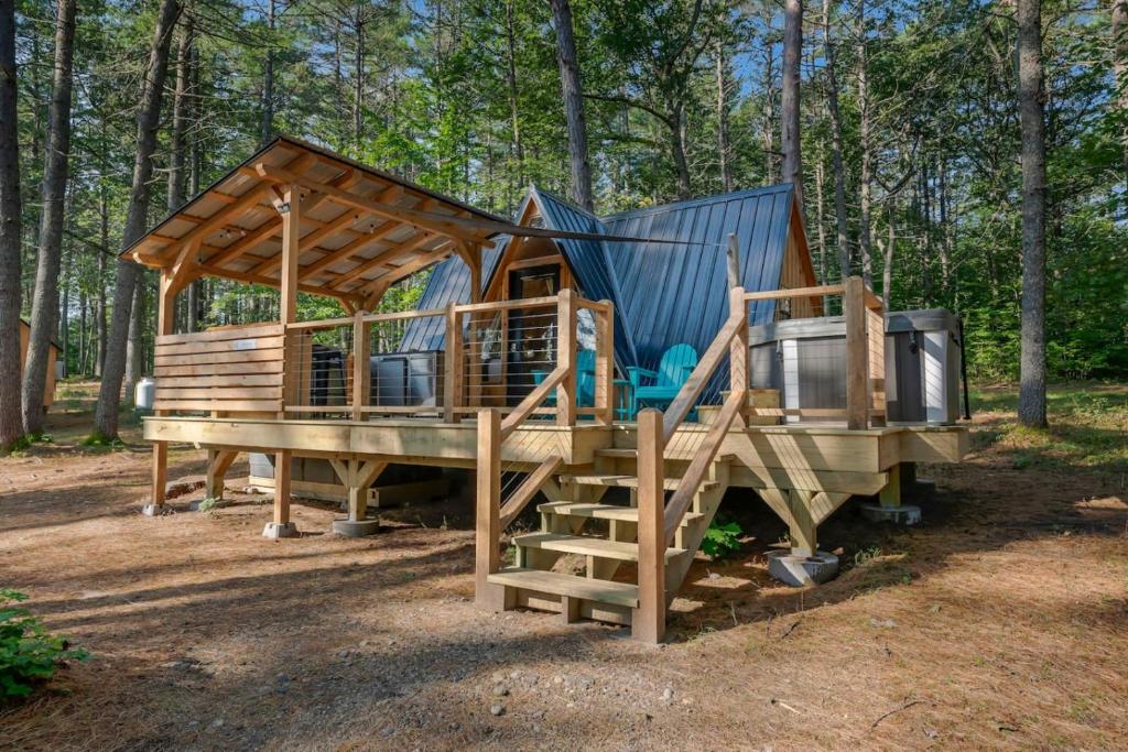 A Cozy A-Frame Escape with Hot Tub, Oxford