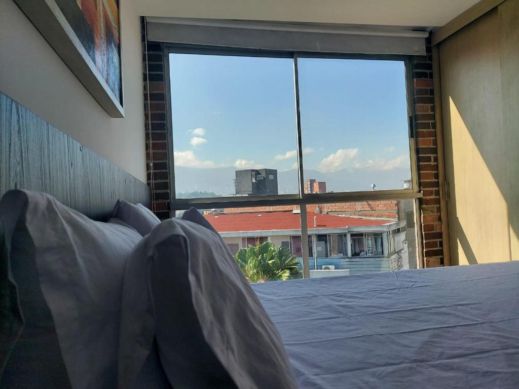 La 70, Laureles Condo, Cold AC - 2