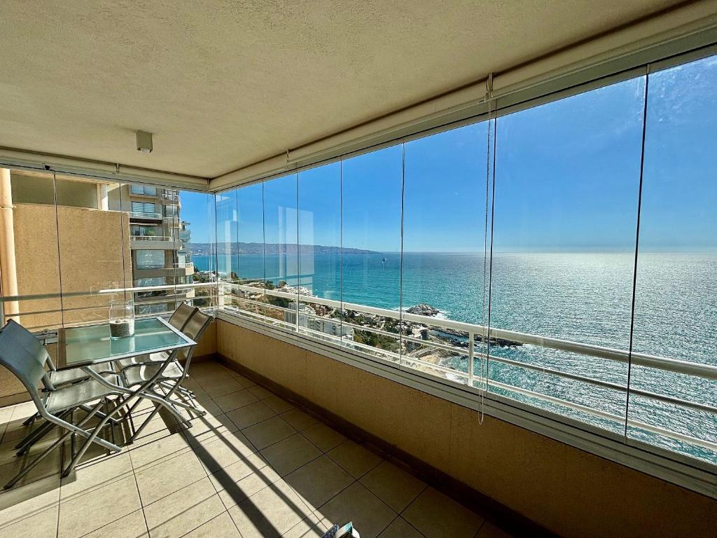 Spacious Apartment with Stunning Ocean Views - 2