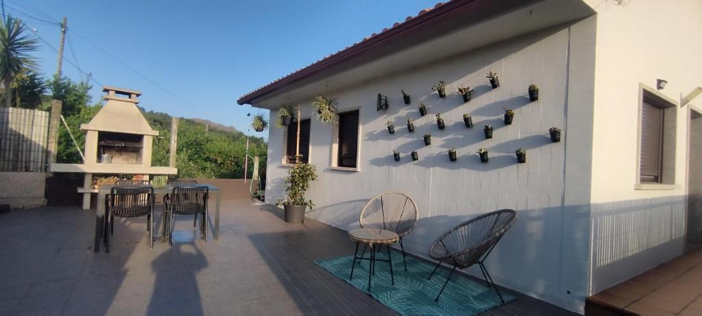 apt acogedor con terraza y barbacoa, Cela