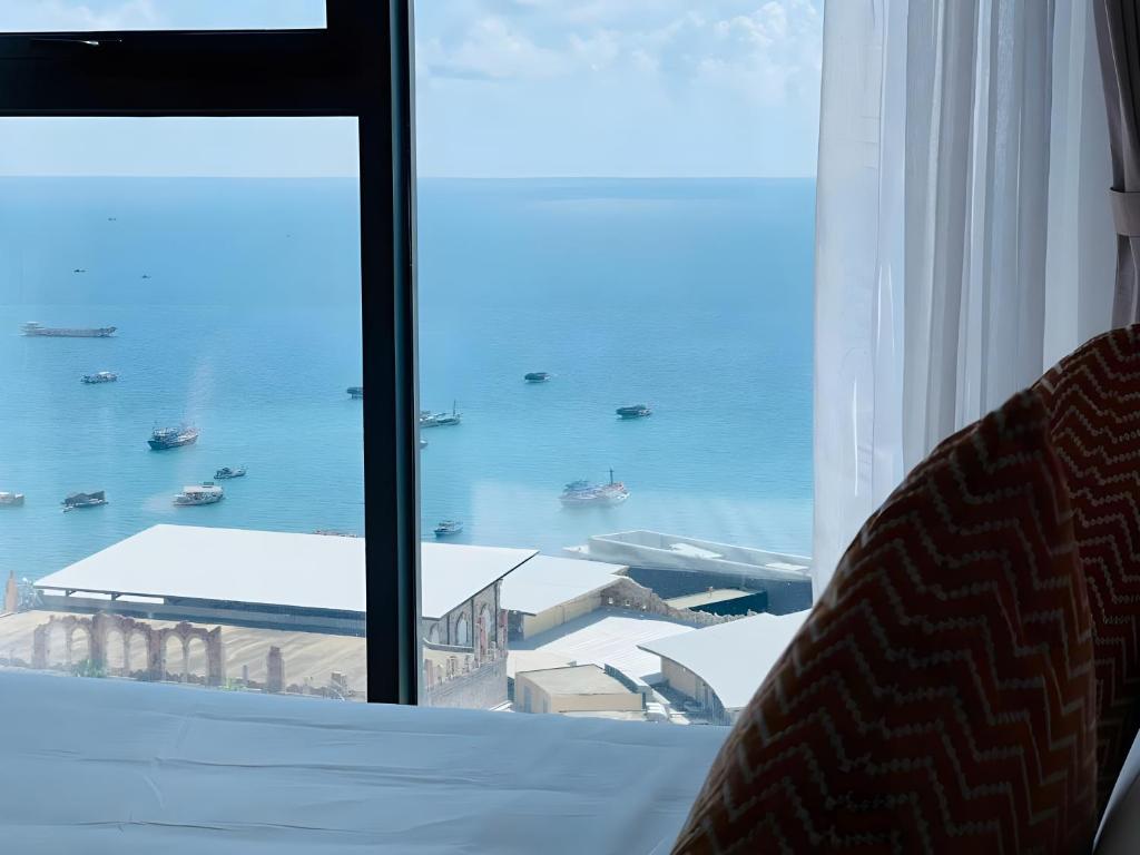 Green Hillside Apartment