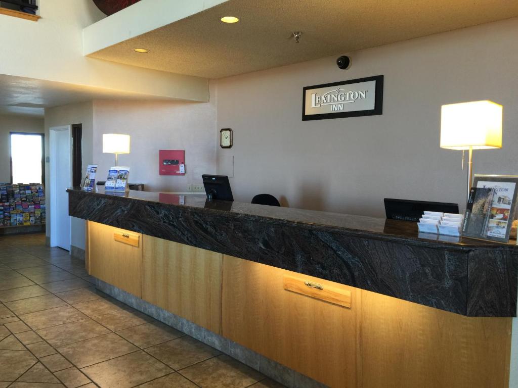 Baymont Inn & Suites by Wyndham photo